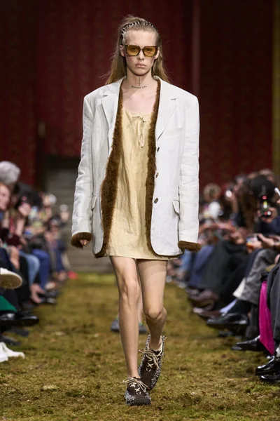 Look 37